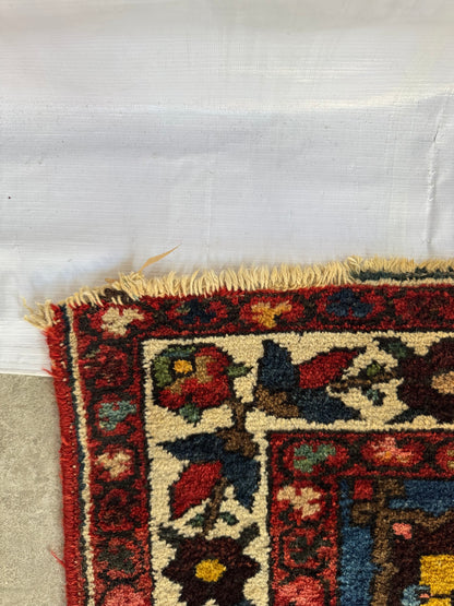 Handmade Persian Bakhtiar Rug 210 x 142 cm | 6.9 x 4.7 ft