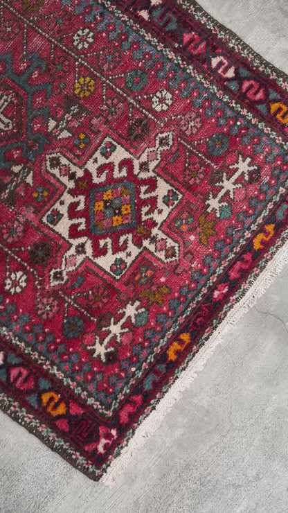 Handmade Persian Karaja Runner
270 x 98 cm | 8.9 x 3.2 ft