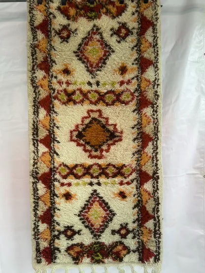 Handmade Morocan Berber Rug 143 x 70 cm | 4.69 x 2.3 ft