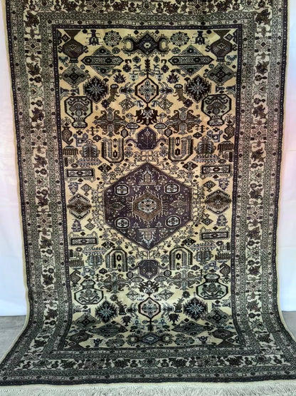 Handmade Ardebil Rug 270 x 174 cm | 8.86 x 5.71 ft