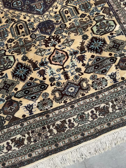 Handmade Ardebil Rug 270 x 174 cm | 8.86 x 5.71 ft
