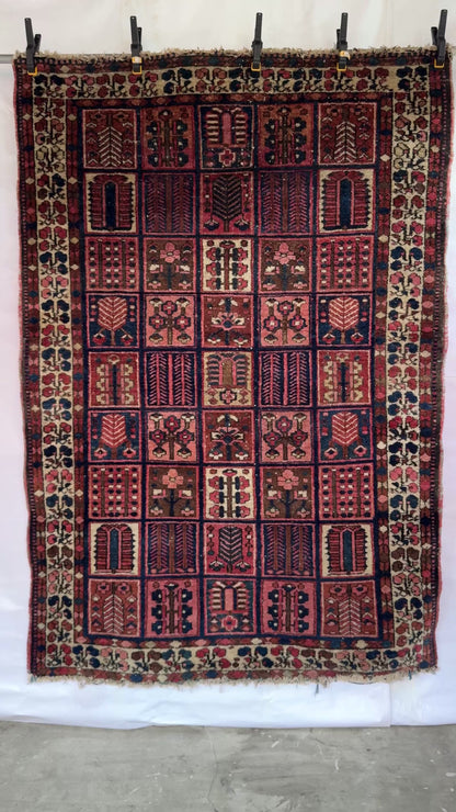 Handmade Persian Bakhtiar 197 x 136cm | 6.46 x 4.46 ft
